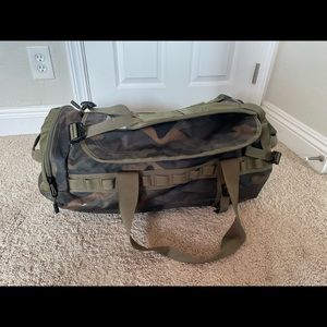 North Face Base Camp Duffel - M. Camouflage.